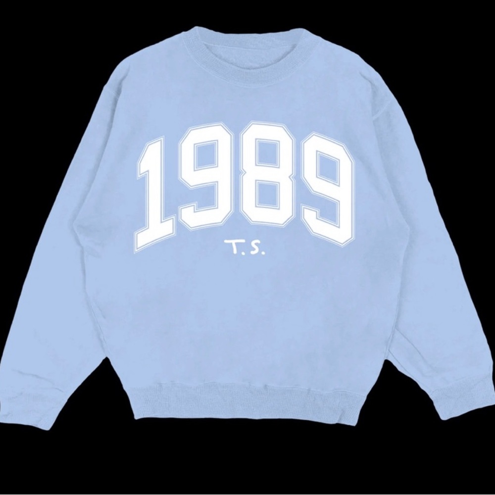 Taylor Swift Merch 1989 Sweatshirt (detergent stained) XL